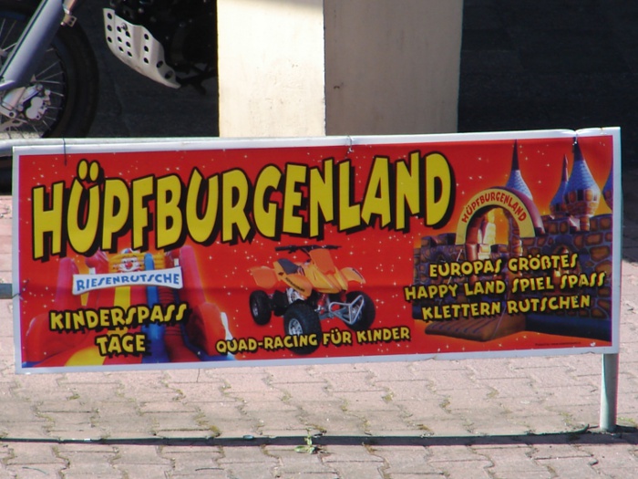 Hüpf Burgen Stadt Land