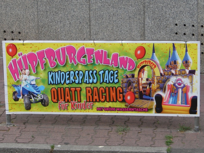 Hüpf Burgen Stadt Land