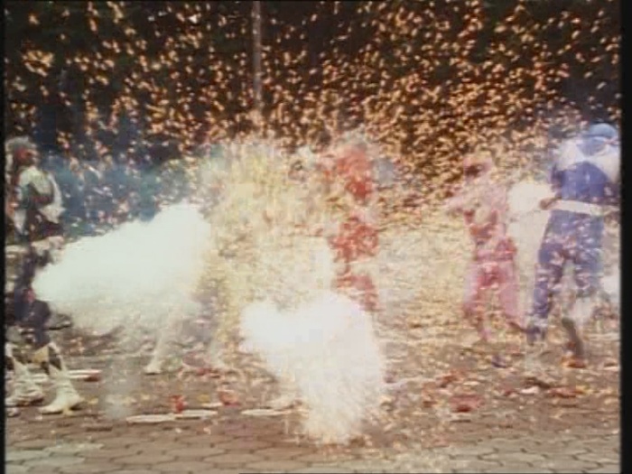 Power Rangers Monster - S01E24 - Spuckende Blume